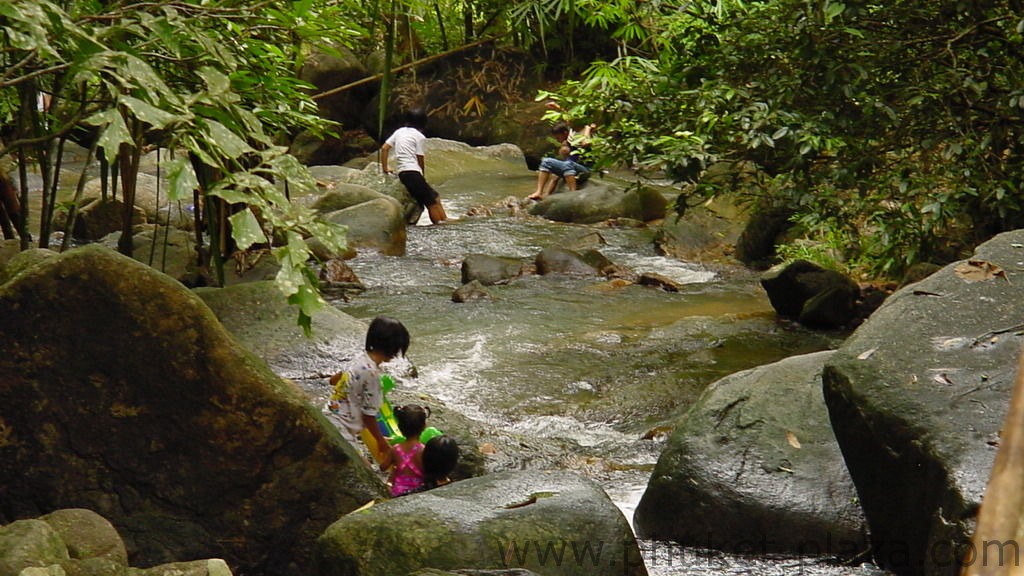 phuket photos daylife bang pae waterfall