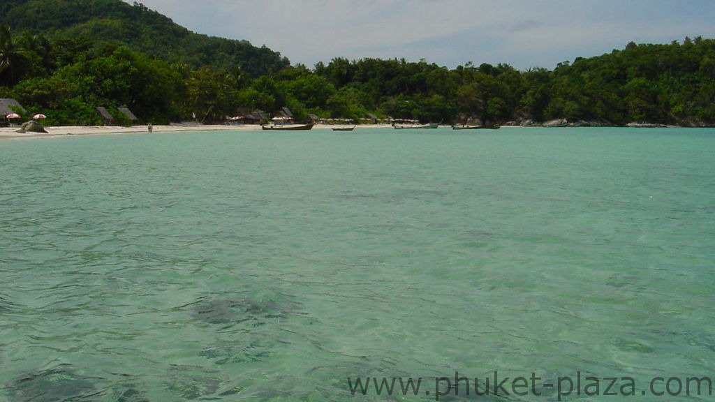 phuket photos daylife islands racha