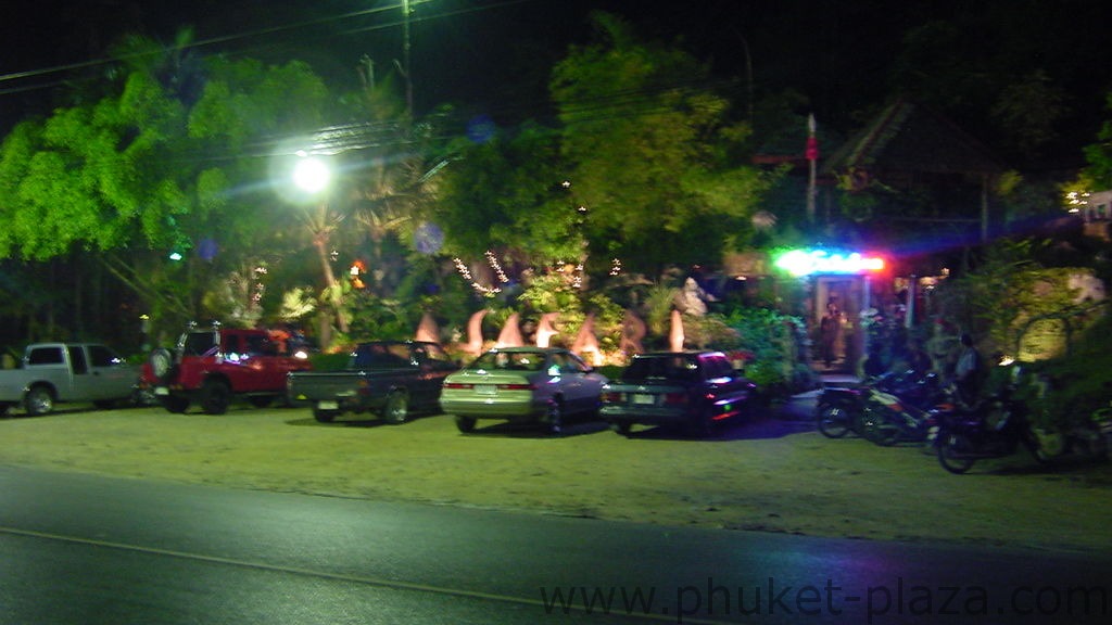 phuket photos nightlife karon pub