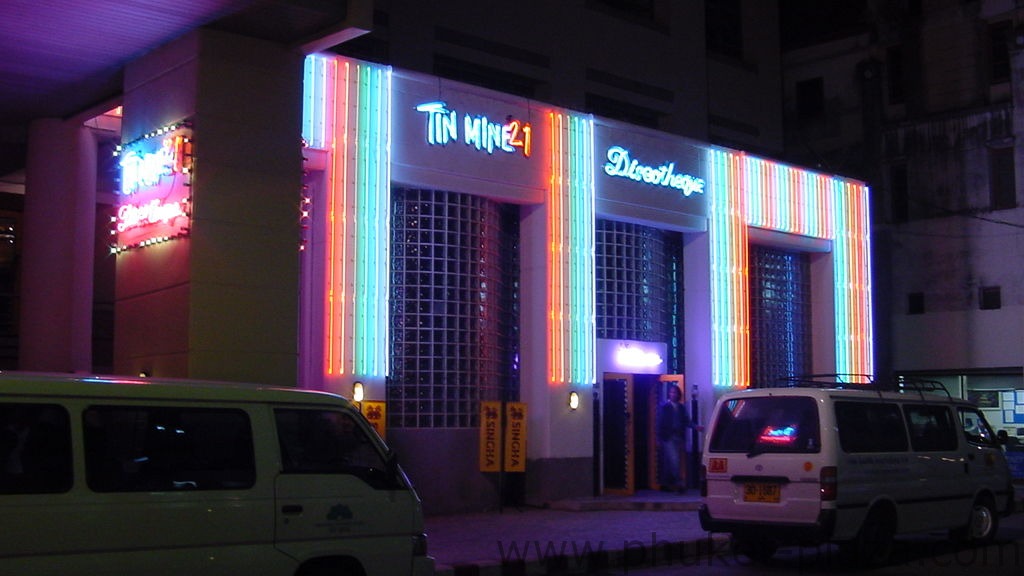 phuket photos nightlife patong discoteque