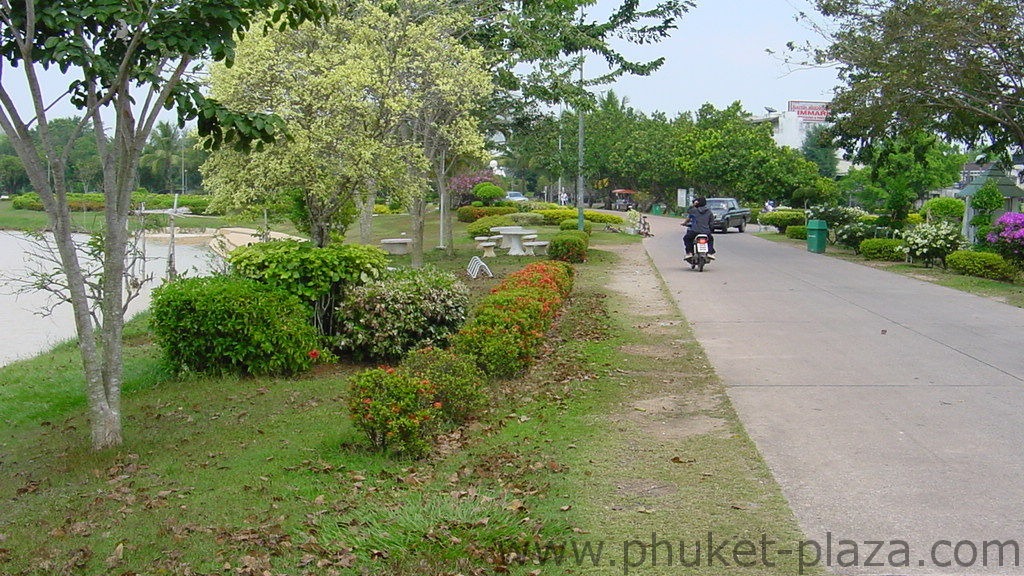 phuket photos daylife phuket town park