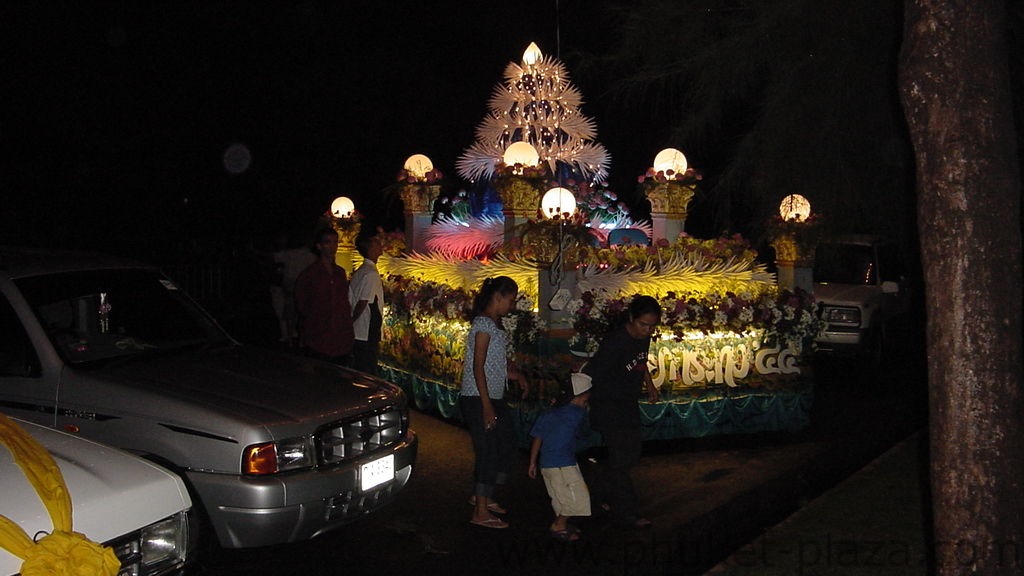 phuket photos daylife festivals loy kratong