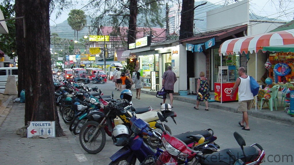 phuket photos daylife patong beach road