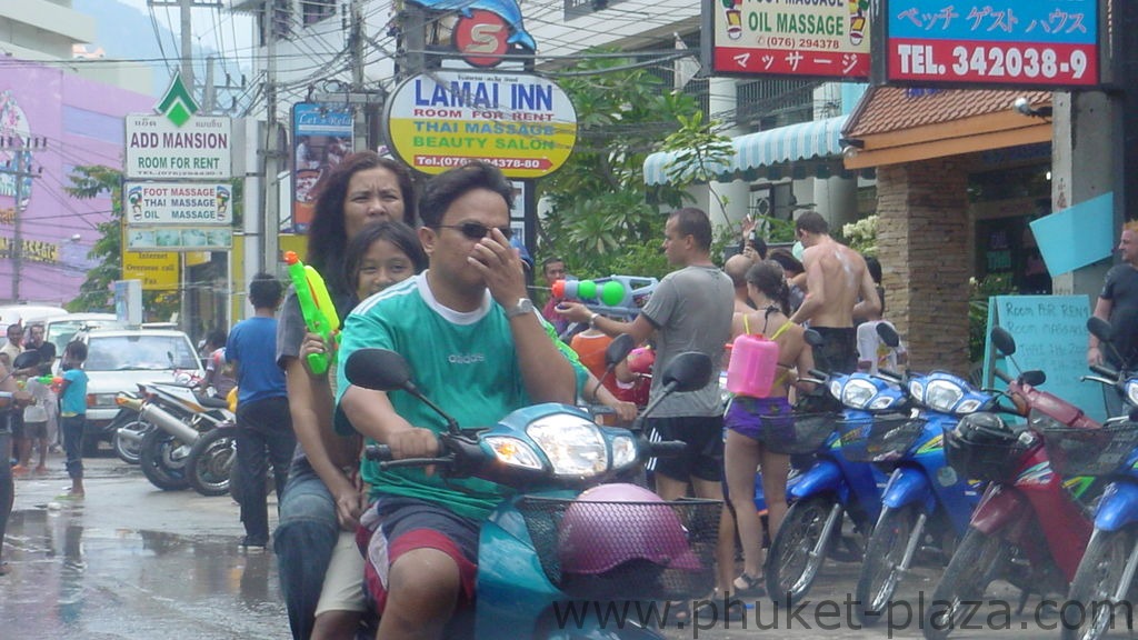 phuket photos daylife festivals songkran festival