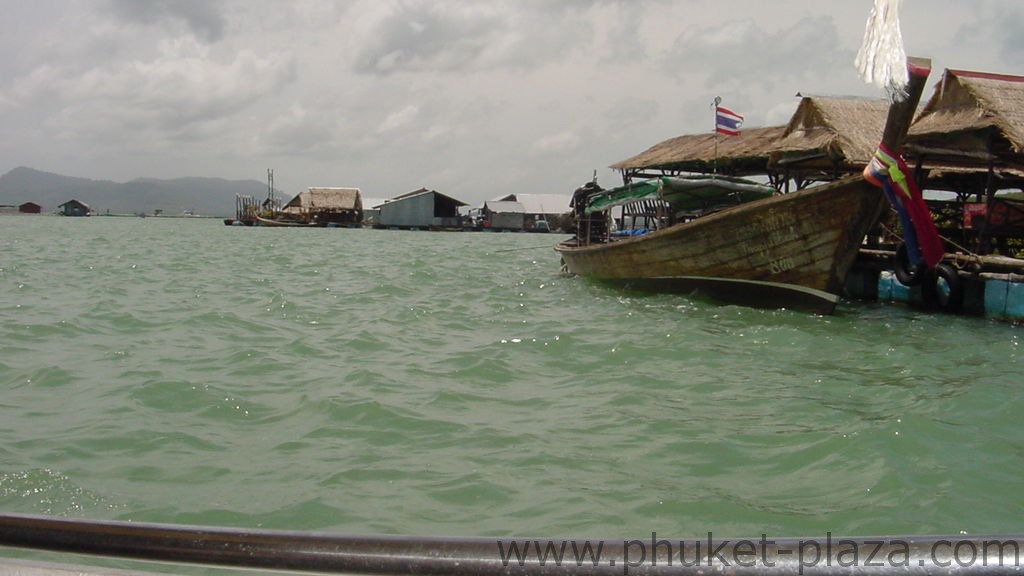 phuket photos daylife phuket town floating restaurant