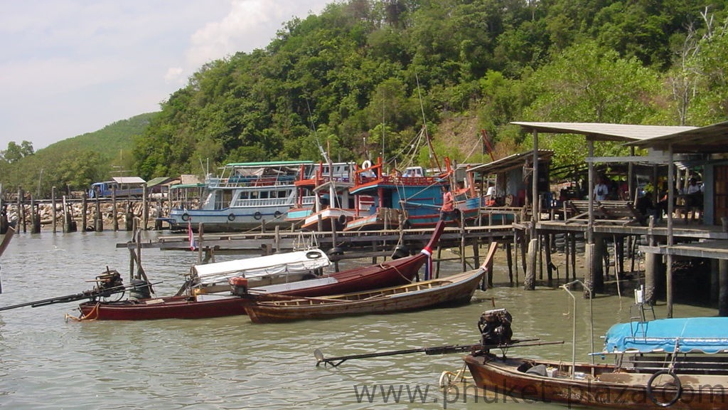 phuket photos daylife phuket town floating restaurant