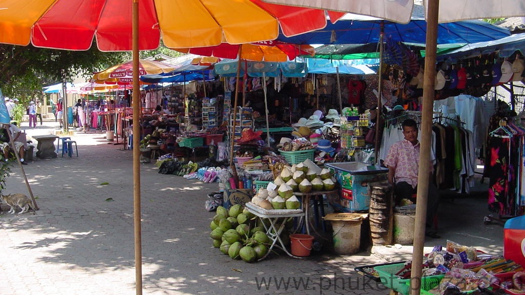 phuket photos daylife chalong wat chalong