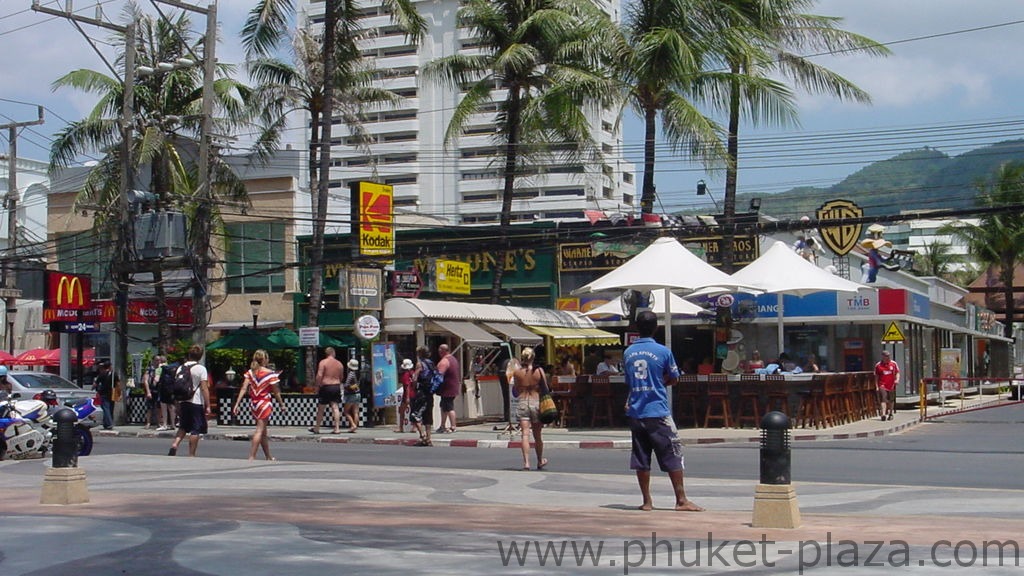 phuket photos daylife patong beach road