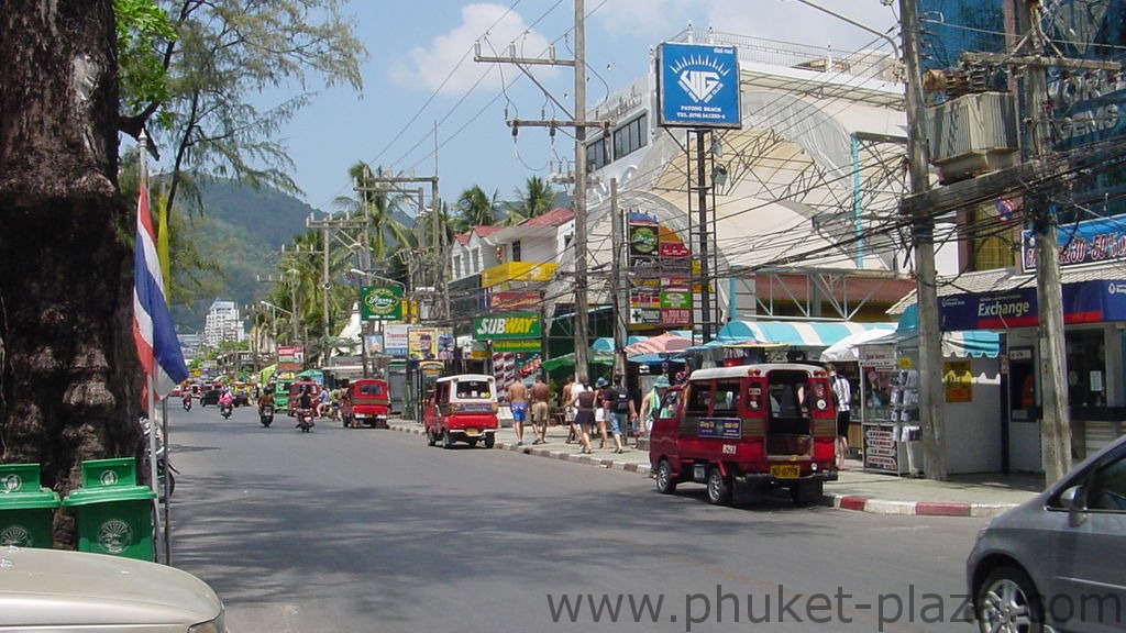 phuket photos daylife patong beach road