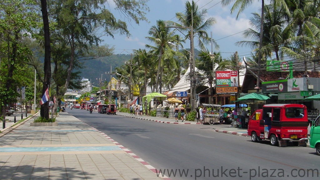 phuket photos daylife patong beach road