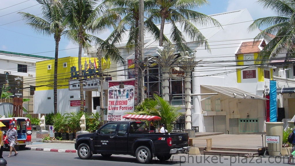 phuket photos daylife patong beach road