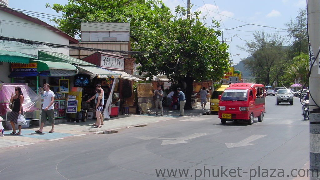 phuket photos daylife patong beach road