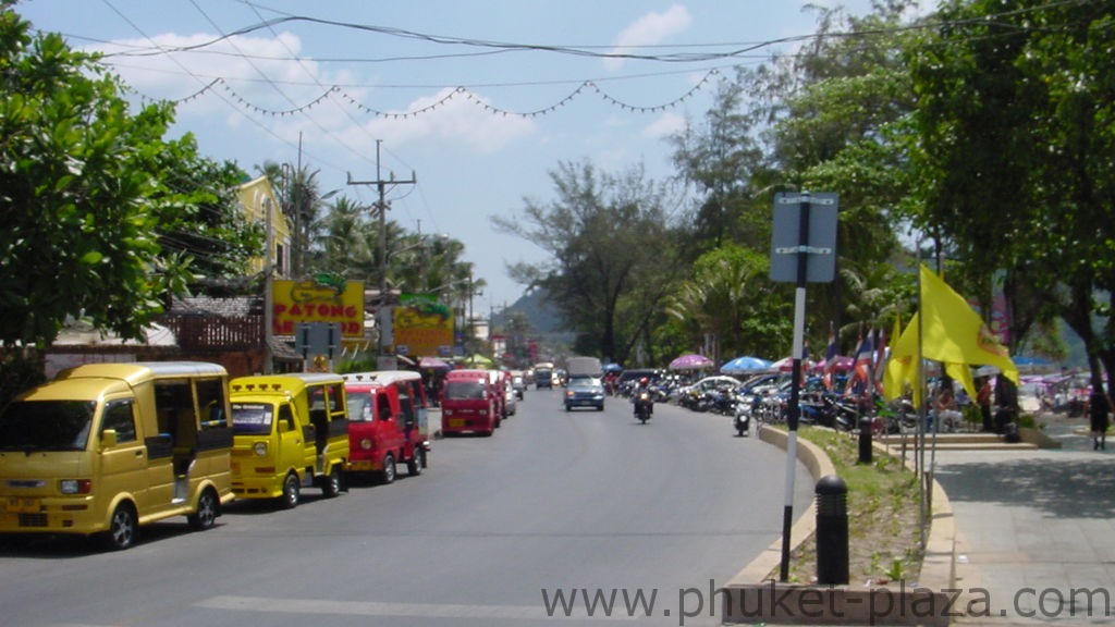 phuket photos daylife patong beach road