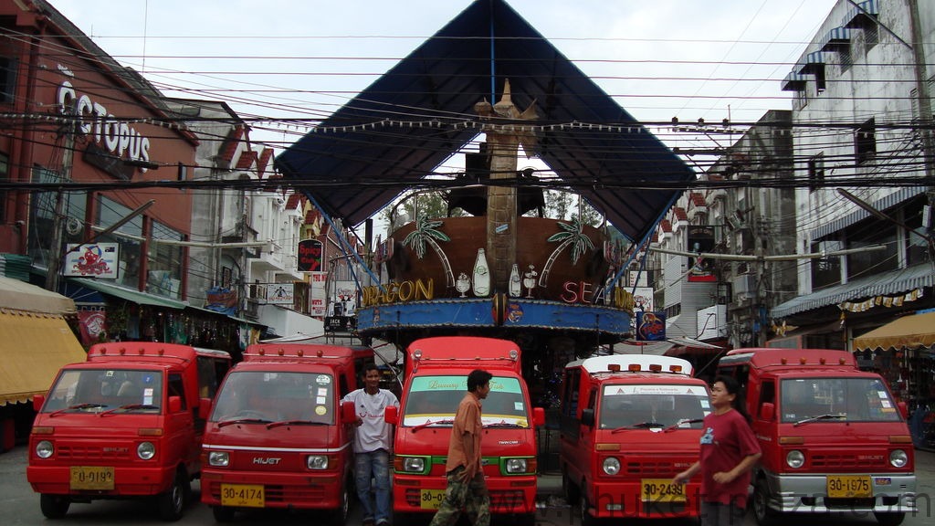 phuket photos daylife patong bangla road