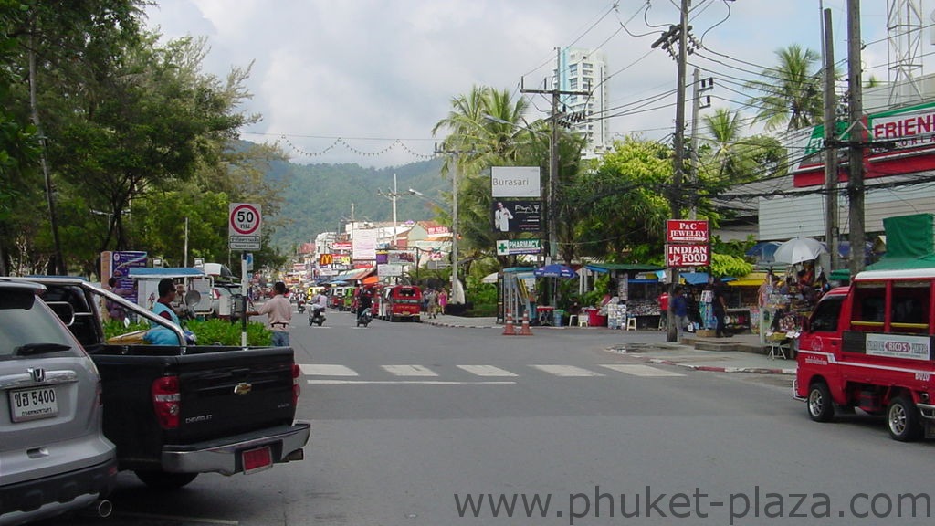 phuket photos daylife patong beach road