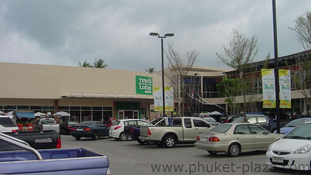 phuket photos shopping tesco lotus park rawai