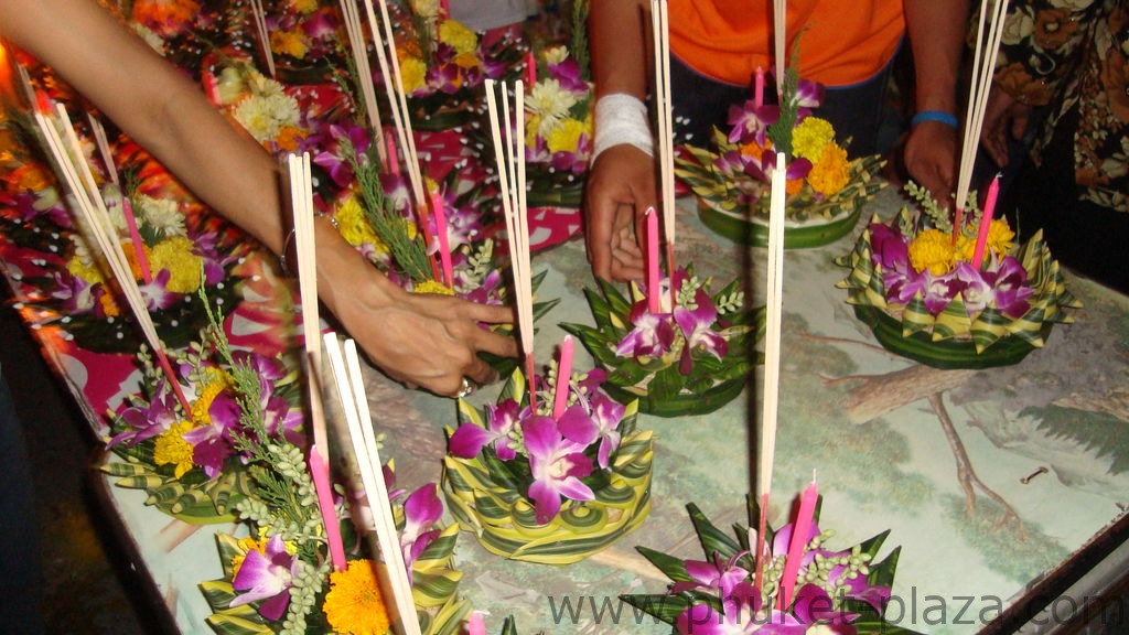 phuket photos daylife festivals loy kratong