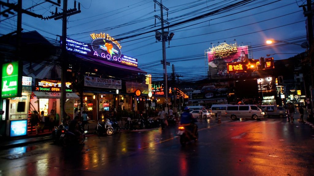 phuket photos nightlife patong a go go