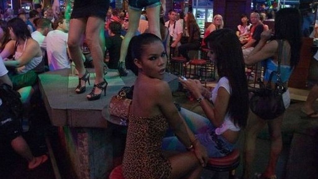 phuket photos nightlife patong bar