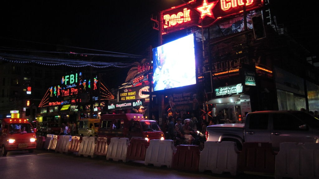 phuket photos nightlife patong pub