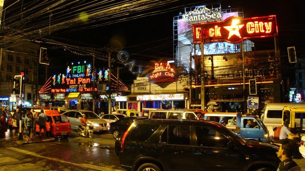 phuket photos nightlife patong pub