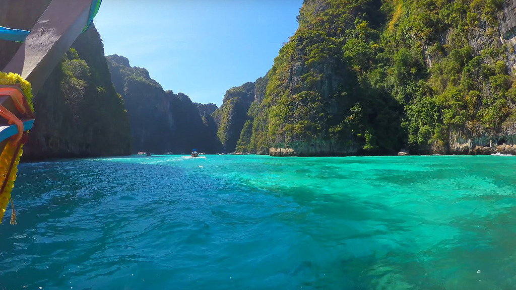 phuket photos daylife islands phi phi island