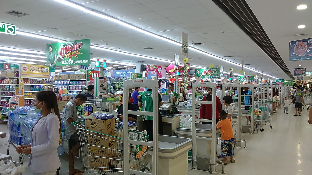 phuket photos shopping tesco lotus