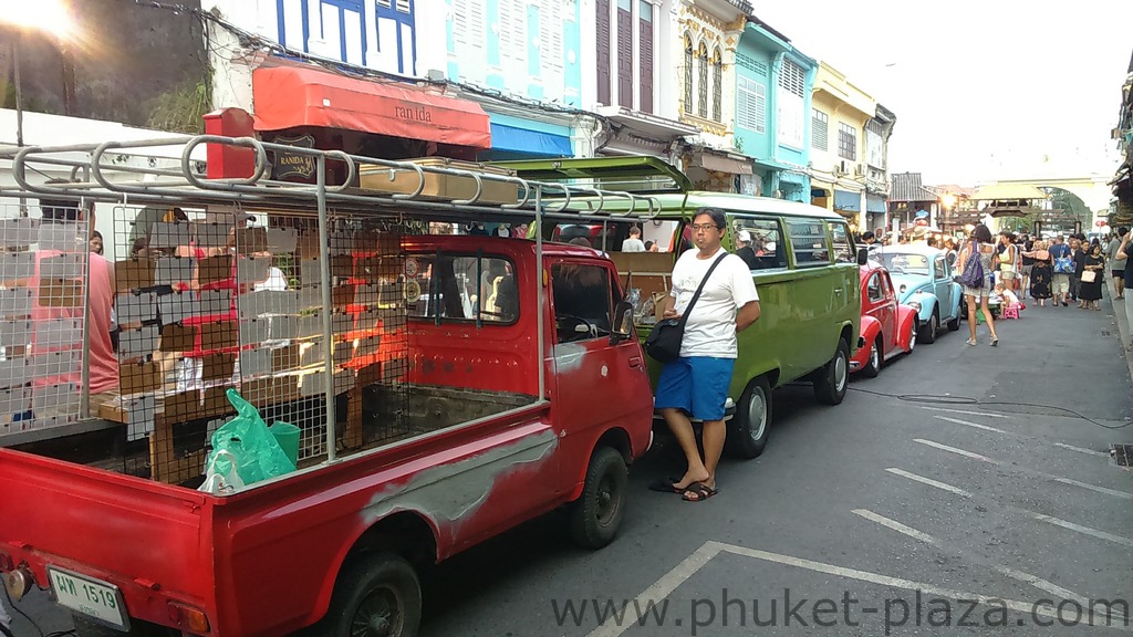 phuket town walking street market