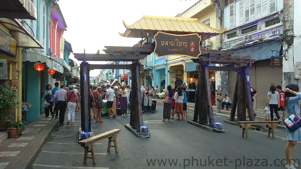 phuket photos shopping phuket town walking street market