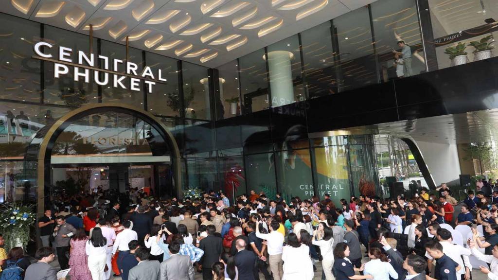 Central Phuket - A Mega Shopping Destination combining Festival and Brand  New Floresta - AroiMakMak