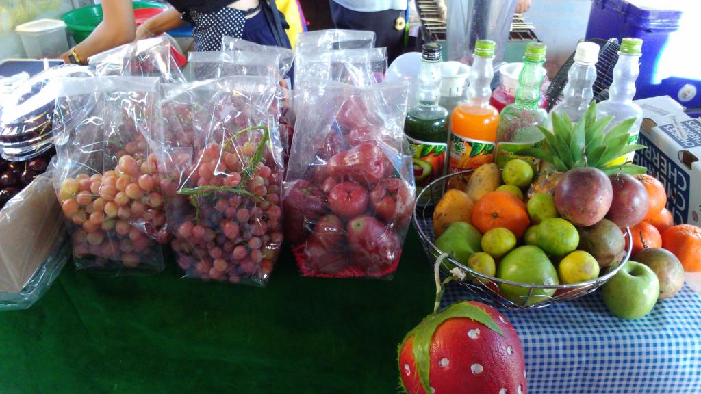 phuket photos dining thai fruit