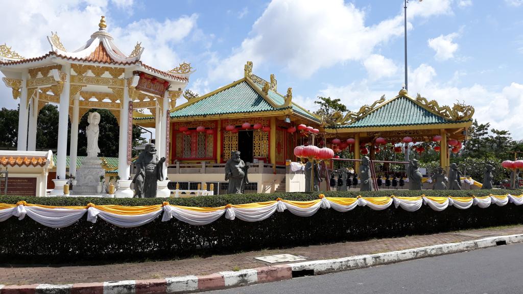 phuket photos daylife phuket town kiew tien keng chinese shrine