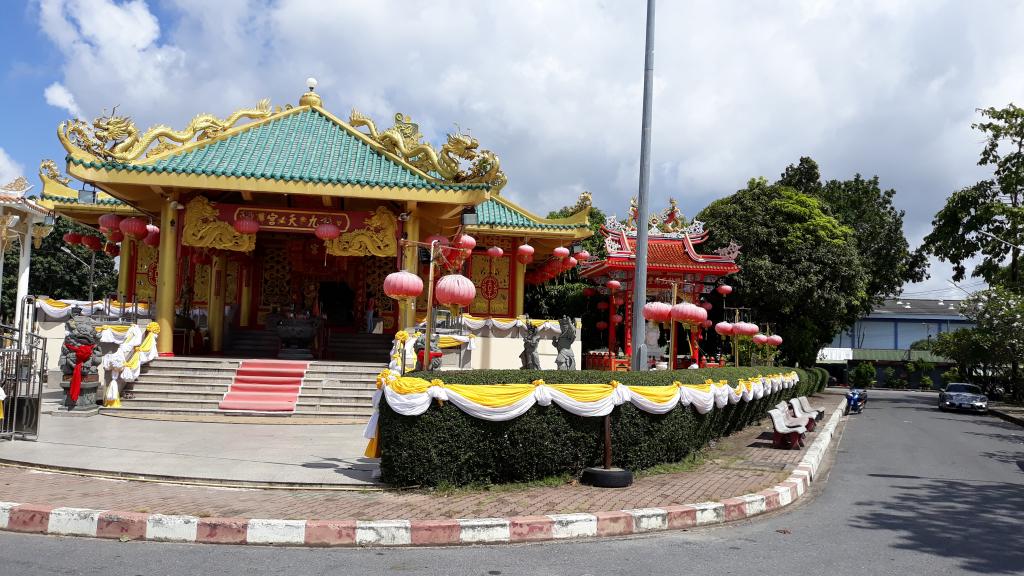 phuket photos daylife phuket town kiew tien keng chinese shrine