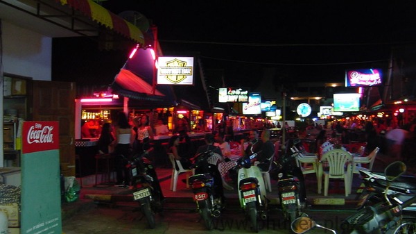 phuket photos nightlife karon bar
