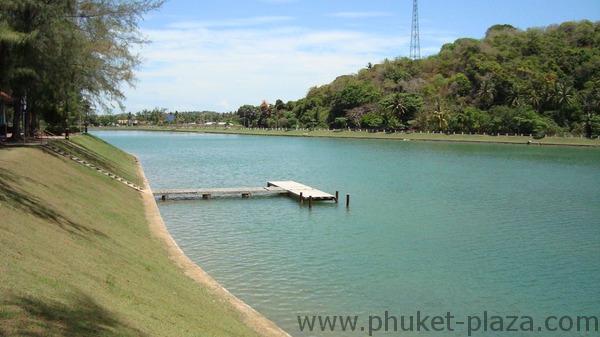 phuket photos daylife nai harn lake